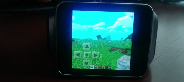 Minecraft pocket edition supported by Android Wear devices!
